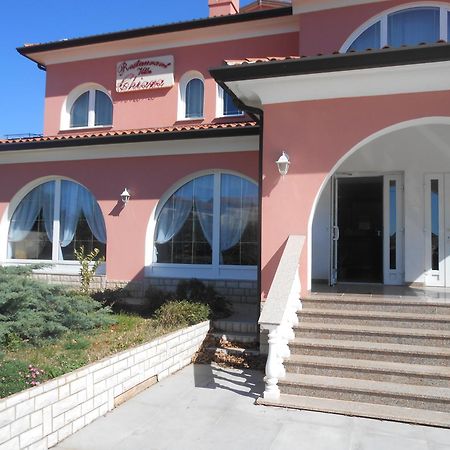 Apartments And Rooms Villa Chiara Krnica Zewnętrze zdjęcie