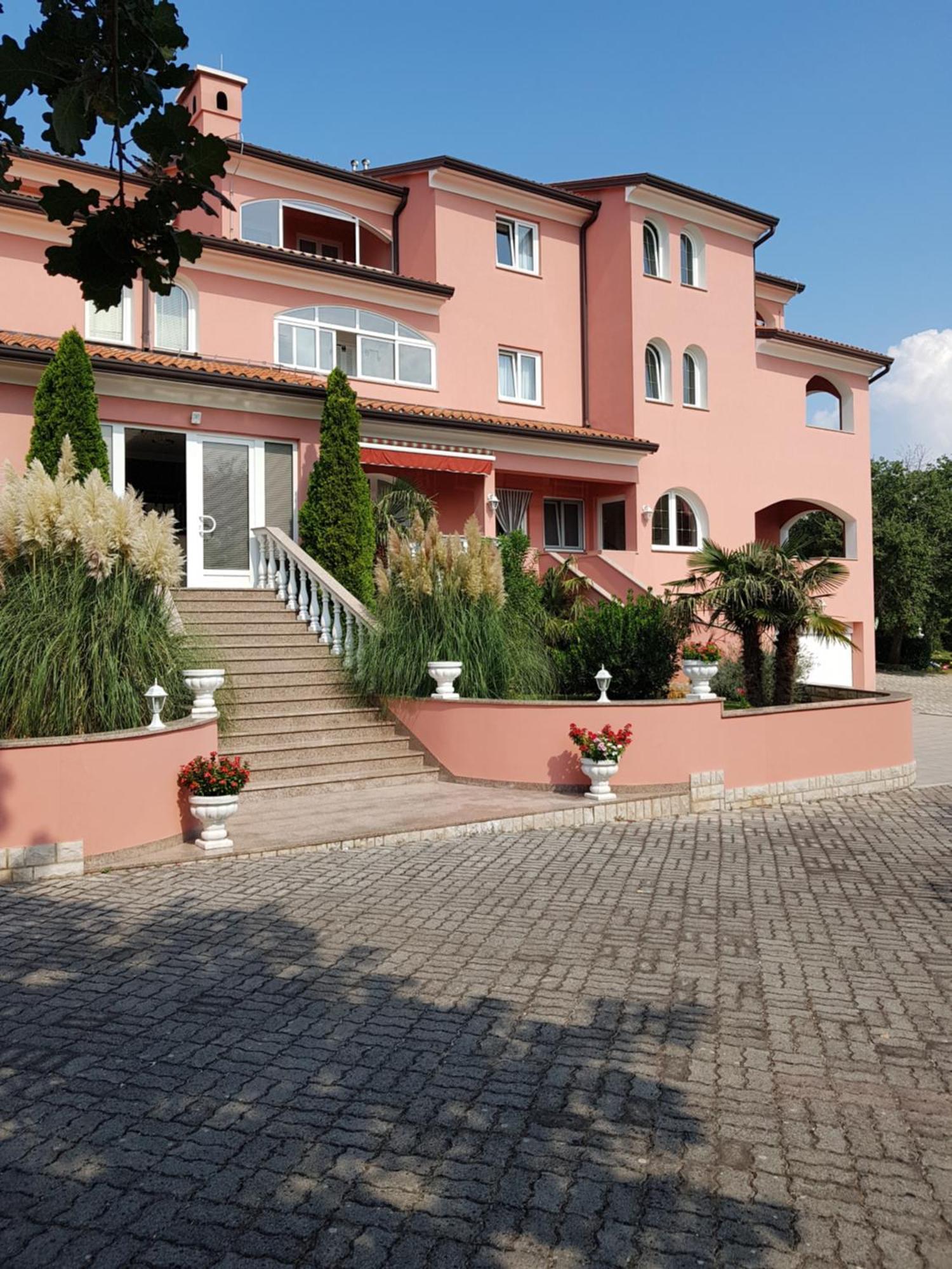 Apartments And Rooms Villa Chiara Krnica Zewnętrze zdjęcie