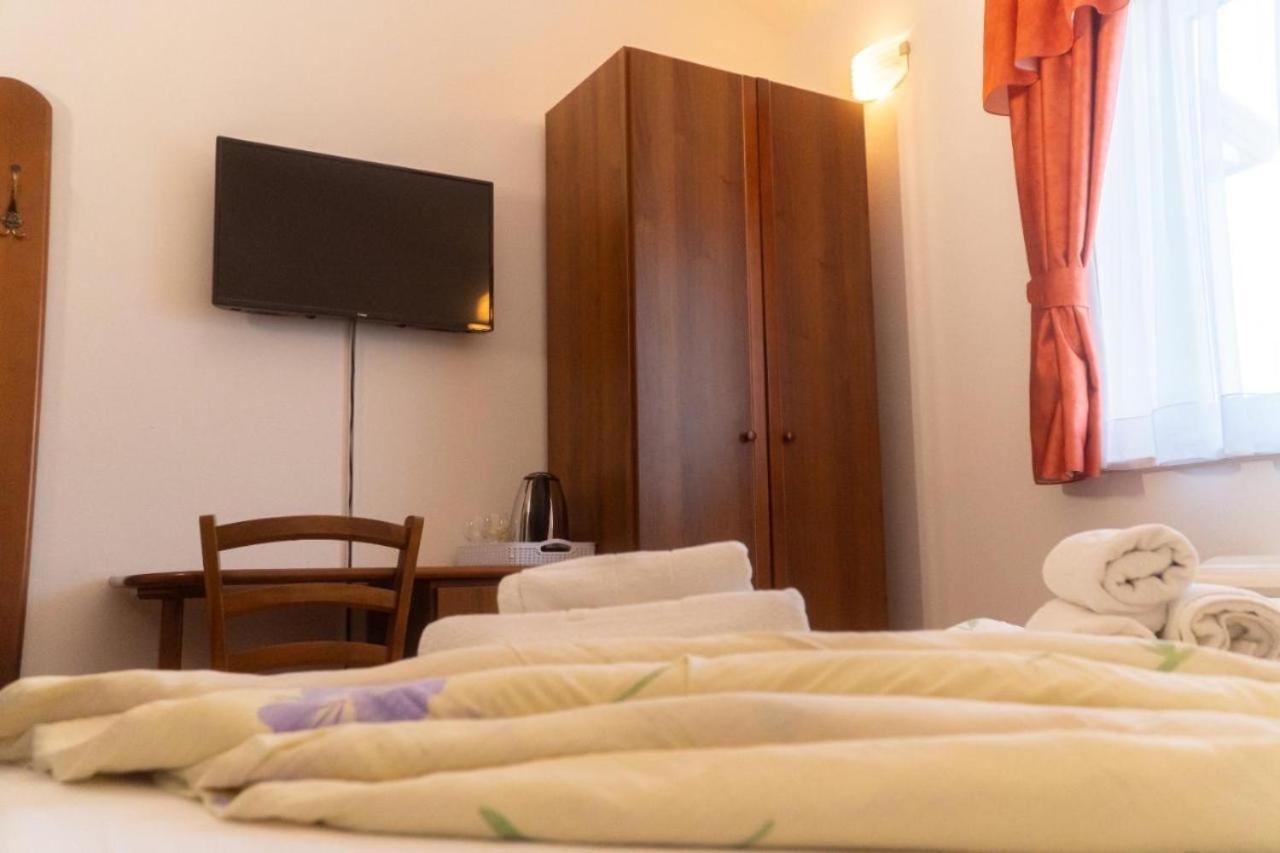 Apartments And Rooms Villa Chiara Krnica Zewnętrze zdjęcie