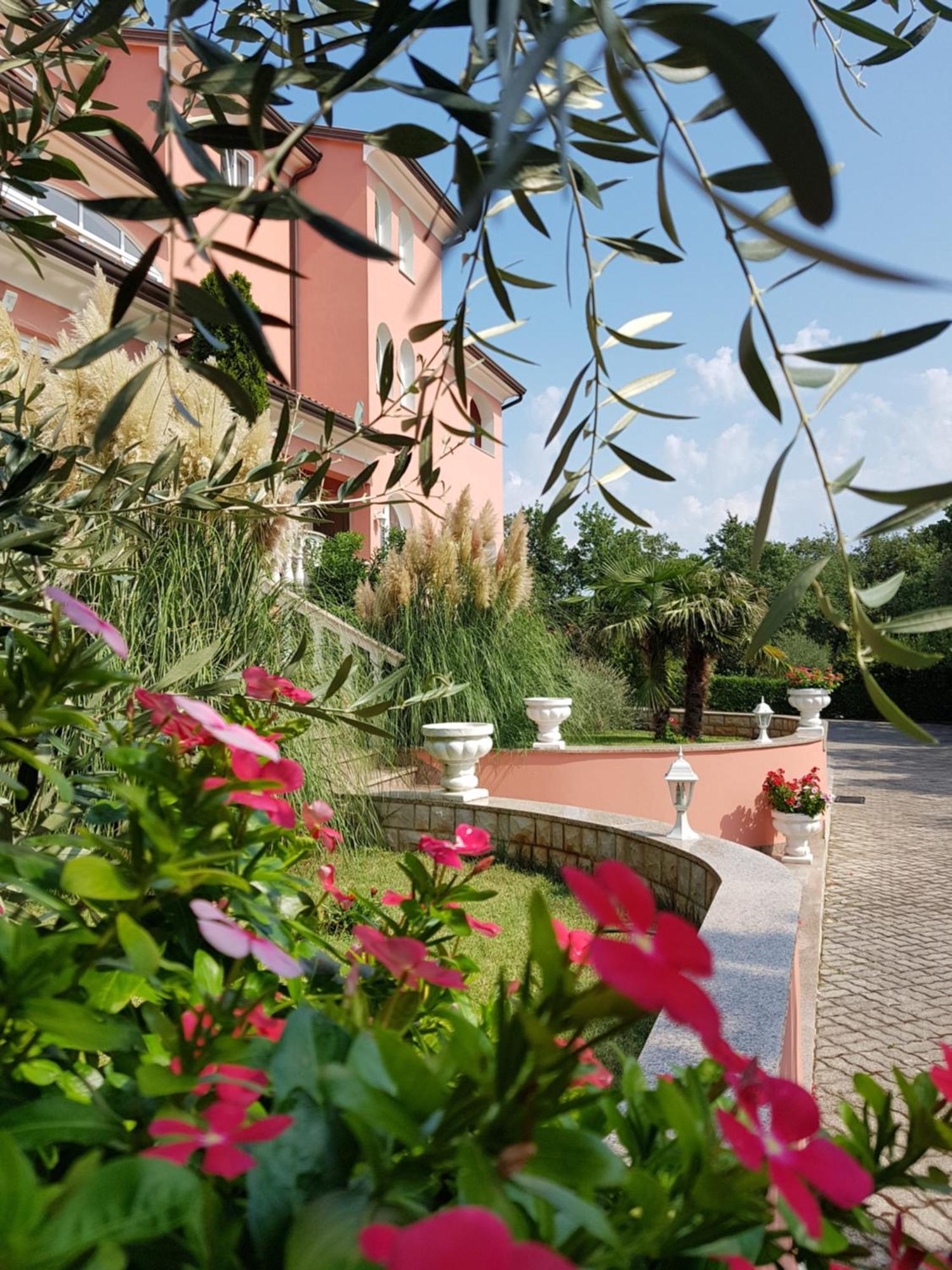 Apartments And Rooms Villa Chiara Krnica Zewnętrze zdjęcie