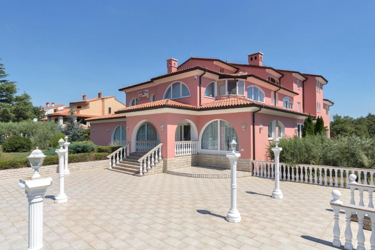 Apartments And Rooms Villa Chiara Krnica Zewnętrze zdjęcie