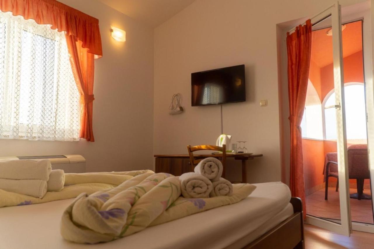 Apartments And Rooms Villa Chiara Krnica Zewnętrze zdjęcie